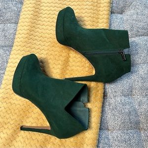 Jessica Simpson green suede booties